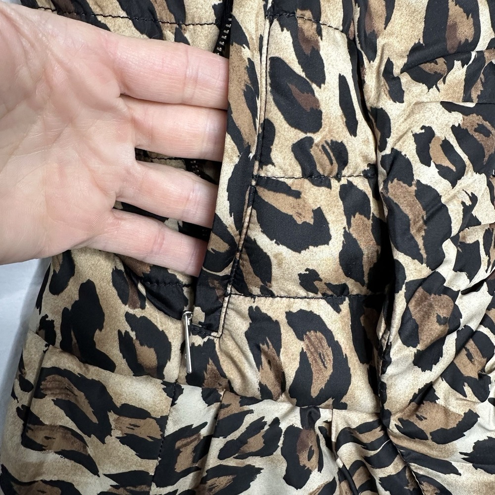 White House Black Market Full Zip Puffer Vest Womens Size XS‎ Leopard Print Chic - Picture 4 of 10